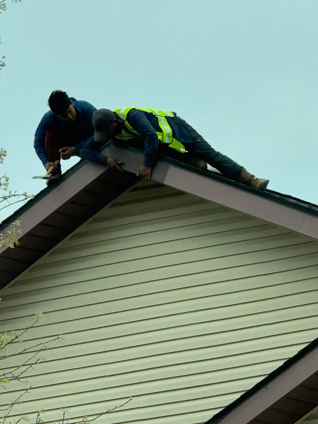 Manufacturer-certified roof installation in Veedersburg
